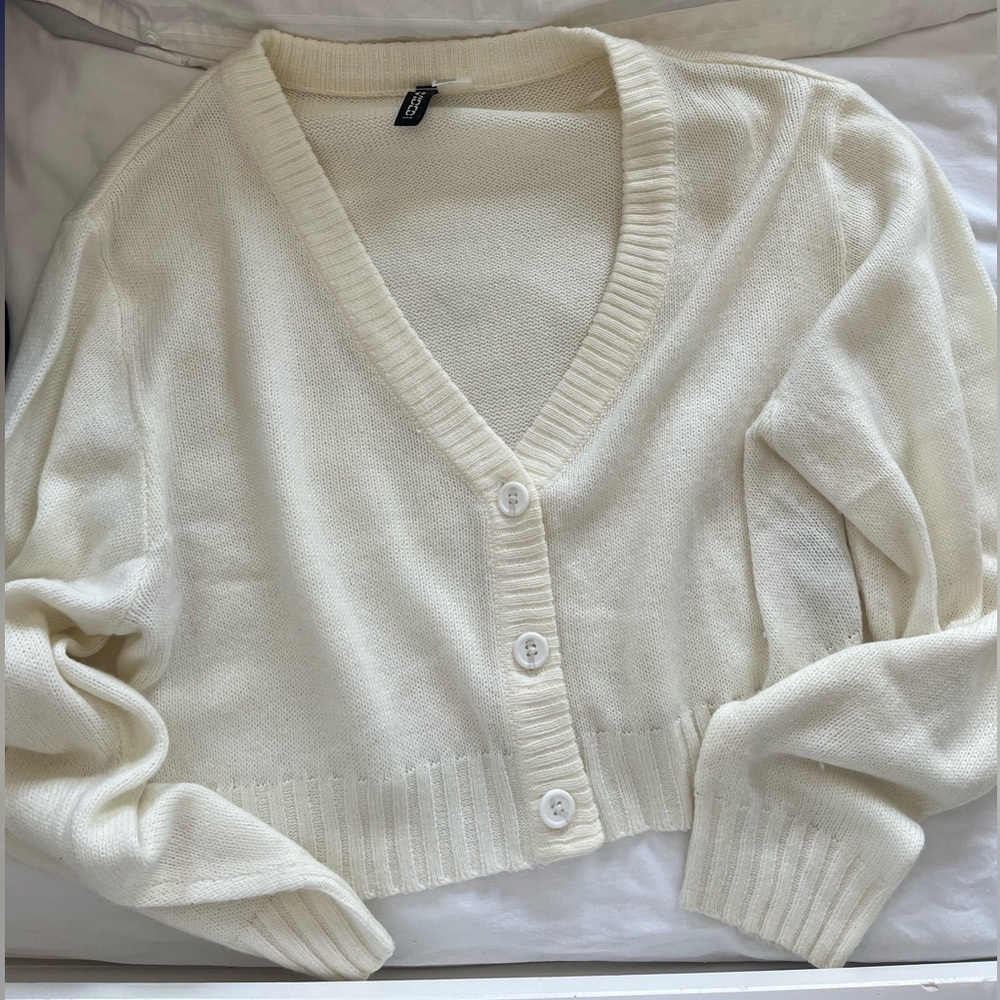 H&M Women's Cream Cardigan Sweater